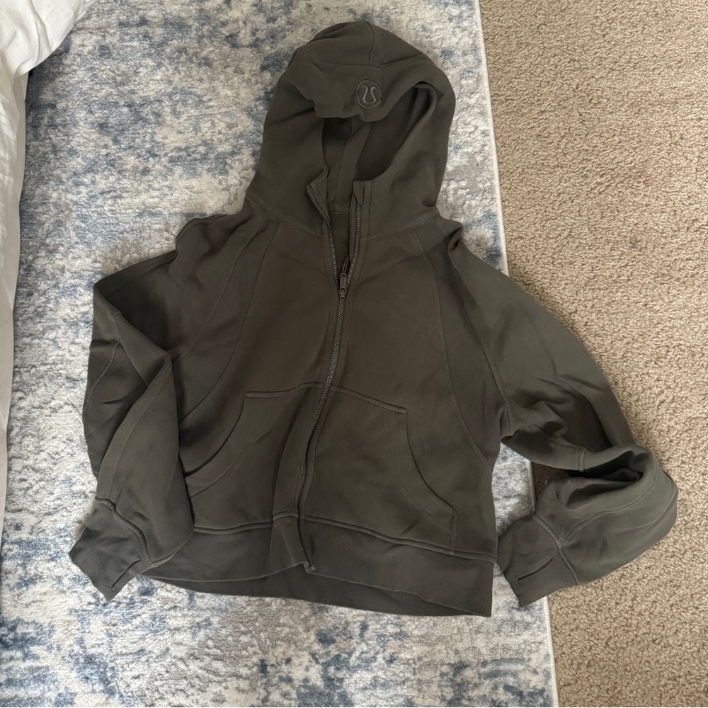 Rare army green full zip scuba